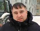 Роман Яковлев помогает жителям Ленинского района очистить территорию дворов от снега